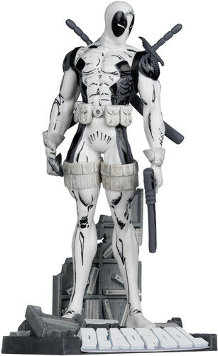 Pre Order McFarlane Toys: Gold Label - The New Mutants #98 - Marvel Collection - 1:10 Deadpool (LINE ART)