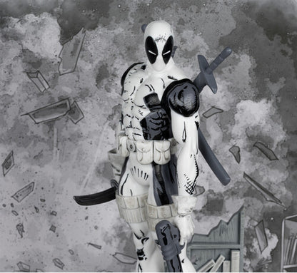 Pre Order McFarlane Toys: Gold Label - The New Mutants #98 - Marvel Collection - 1:10 Deadpool (LINE ART)