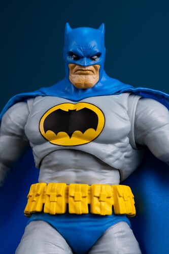 McFarlane Toys - DC Multiverse - Batman (Dark Knight Returns) 7" Action Figure
