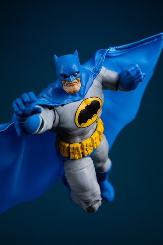 McFarlane Toys - DC Multiverse - Batman (Dark Knight Returns) 7" Action Figure