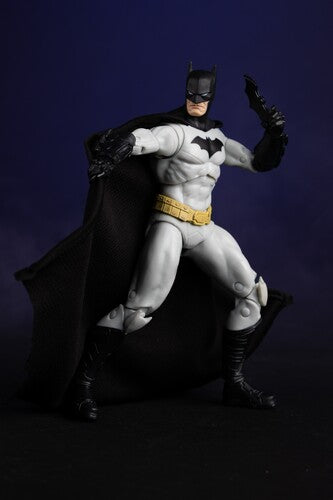 McFarlane Toys - DC Multiverse - Batman (The New 52) 7" Action Figure