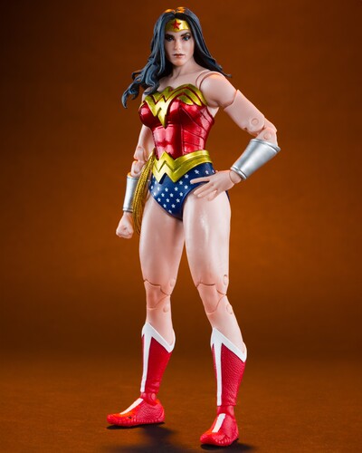 McFarlane Vault Collection - DC Multiverse - Wonder Woman (Classic) 7" Action Figure